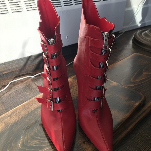 Witchy Red Leather Ankle Winklepickers (size 37 fits 6/6.5) - Picture 2 of 3